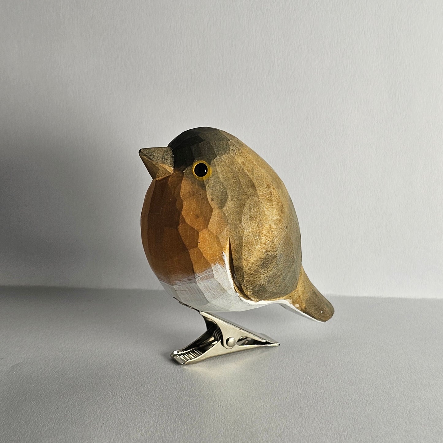 European robin (Erithacus rubecula) Clip-on