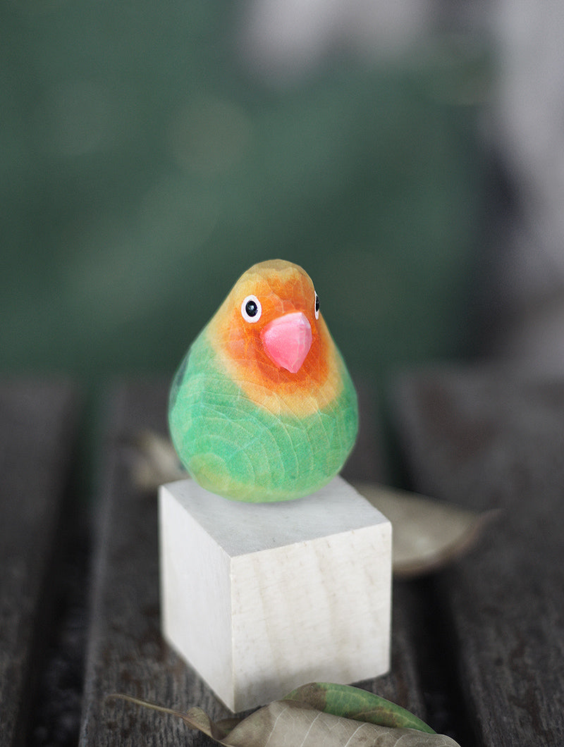 Lovebirds Couple on Stand