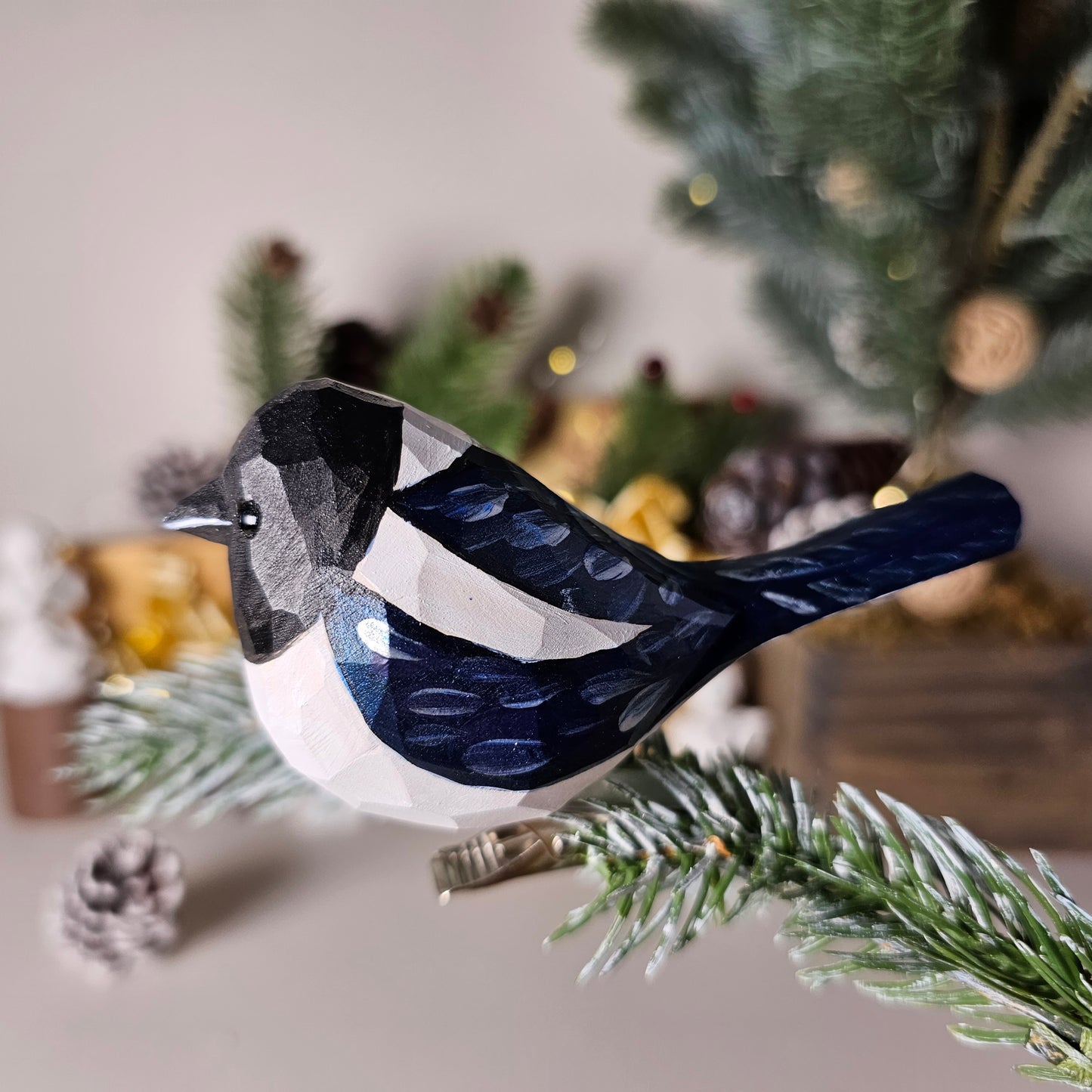 Magpie Clip-on