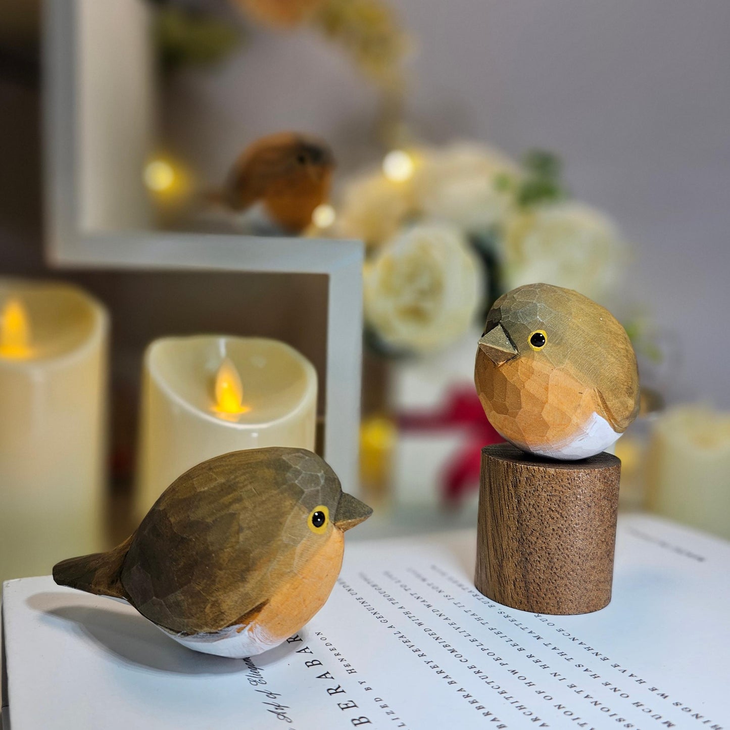 European robin (Erithacus Rubecula) on Stand