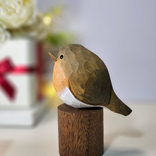 European robin (Erithacus Rubecula) on Stand