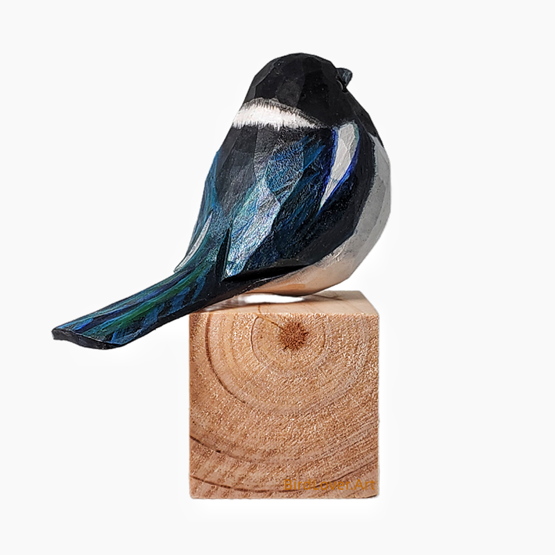 Magpie on Stand