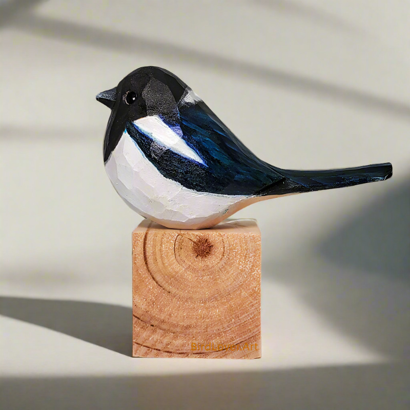 Magpie on Stand
